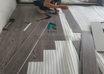 Thi công sàn nhựa hèm khóa 4mm